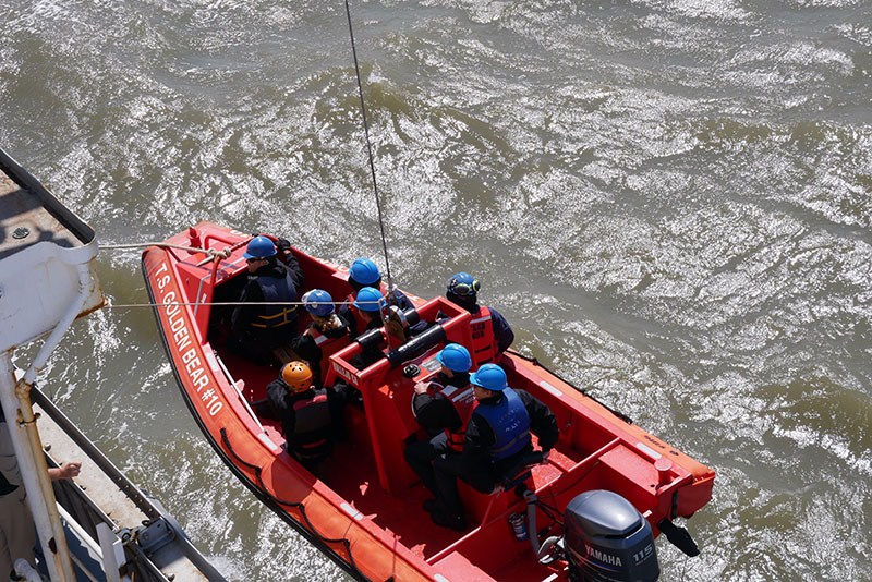 Fast rescue boat